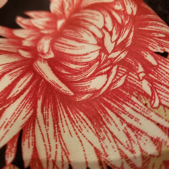 Floral and lace satin chemise - Picture 9 of 12